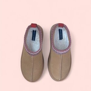 French Connection Tan Slippers with Red Trim